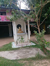 Buddha Statue at Araliyagas Handiya Wathurugama Road 