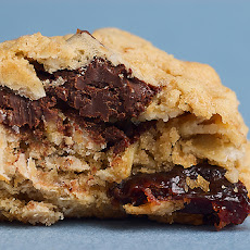 Peanut Butter and Chocolate Chunk Oat Cookies (No Flour)
