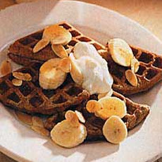 Power Waffles with Yogurt, Bananas and Almonds