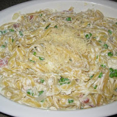 Cheesy Spaghetti With Bacon and Peas