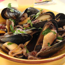 Rioja Steamed Mussels with Chorizo