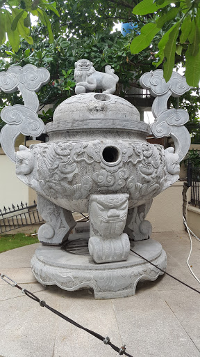 Giant Lion Urn At The Manor 