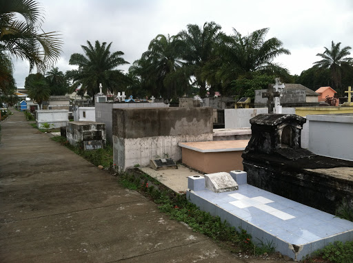 Cementerio Municipal La Ceiba