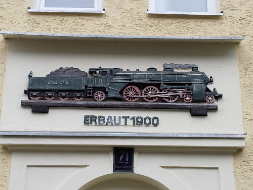 Dampflokomotive Camerloherstr. 71