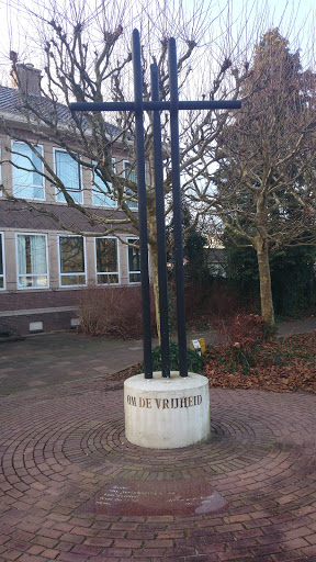 'Om De Vrijheid', Dutch-Indian Memorial Statue