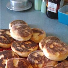 Portuguese Muffins - Bolo Levedo