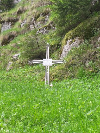 Cruce Biserica Pestera Ialomicioara