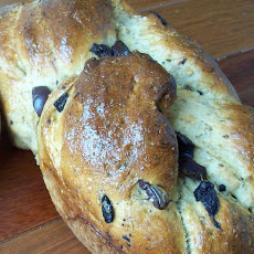 Zaatar and Olive Challah Bread