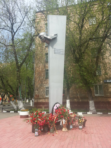 Памятник Евгению Михайлову