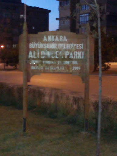 Ali Dinçer Parkı Girişi 2
