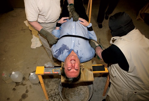[poar02_hitchens0808[4].jpg]