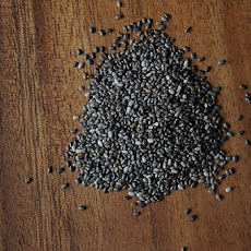 Chia - mint - yogurt dip