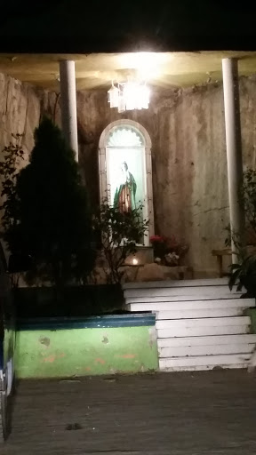 Altar A La Virgen De Gpe 