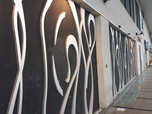 Swirly Lines Wall Design