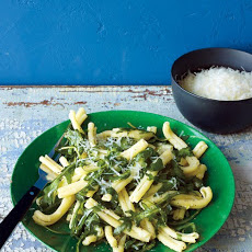 Lemony Pasta with Wilted Arugula