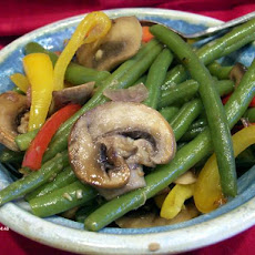 Green Beans With Mushrooms and Peppers