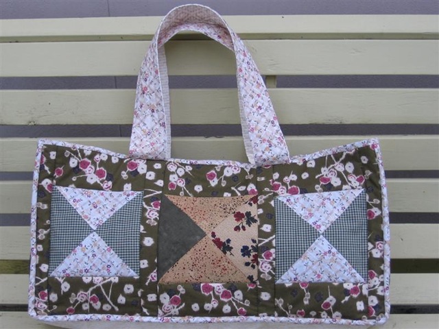 [Bag for Auntie Nellie Sept 2008 (3) (Medium)[2].jpg]