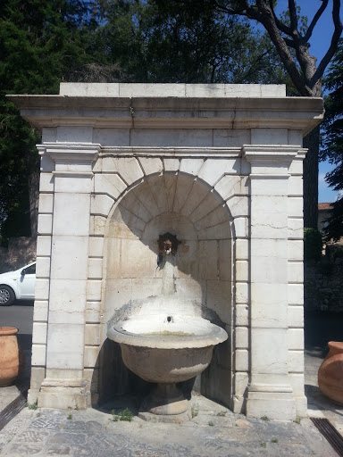 Fontaine De La Place de Mouans-Sartoux