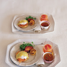 Poached Eggs and Smoked Salmon with Dill Bearnaise