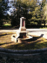 Fontaine Seche Pu Parc Du Château De Ferrières