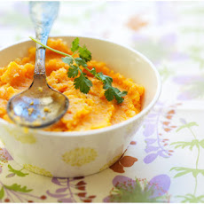 Coriander-flavored Carrot Mash with Coconut Milk