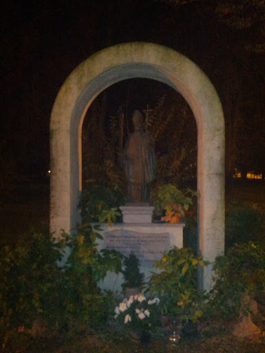 Statua a Giovanni Paolo II  
