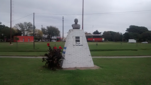 Busto Perón