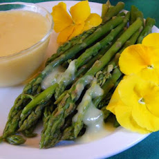 Asperge Violette: Violet Asparagus With Hollandaise Sauce