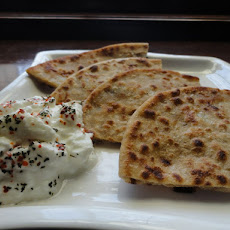 Alu Paratha - Stuffed Indian Bread (Stuffed with Mashed Potato)