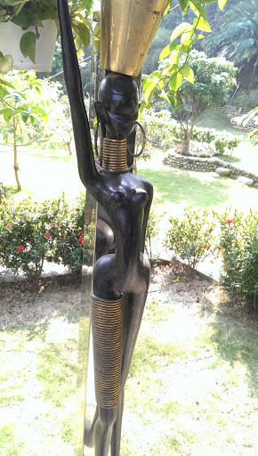 非洲女銅雕 黑