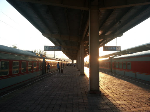 石家庄火车北站的早晨