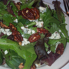 Spinach Pecans and Gorgonzola Salad With Sherry Vinaigrette
