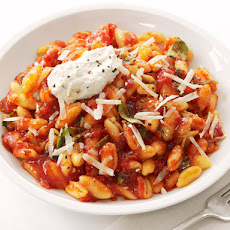 Cavatelli With Tomato Sauce and Ricotta