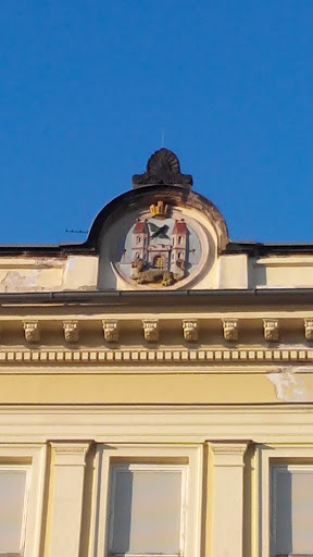 Trutnovský znak (Na střeše)