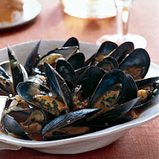 Mussels with Tomatoes, Wine, and Anise