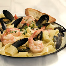 Shrimp & Mussels In Wine Sauce With Garlic Crostini