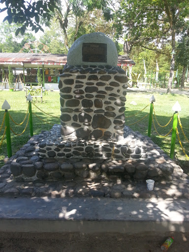 Alam Mayang Monument