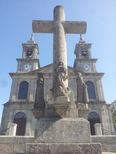 Cruz Iglesia De Monterroso