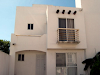 Casa En Esquina En Calle Privada Con Reja Electri
