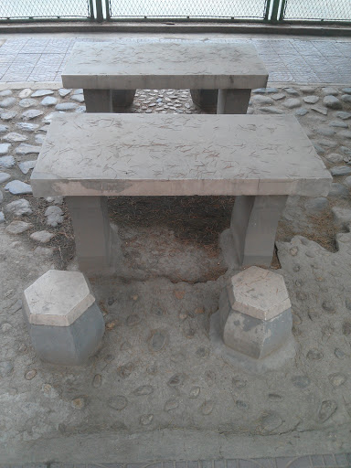 石桌石凳