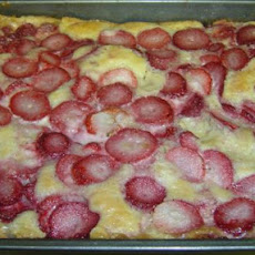 Easy Strawberry  Custard Cake
