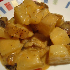 Easy Cheesy Skillet Scalloped Potatoes With Mushrooms