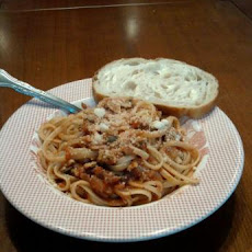 Rachael Ray's Linguine With Red Clam Sauce