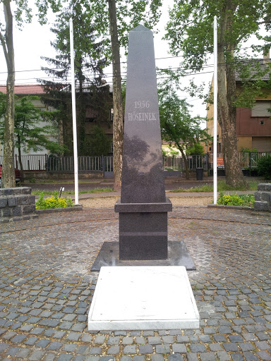 Obelisk of 1956 Heroes 