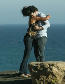 kevin jonas besando a danielle 1