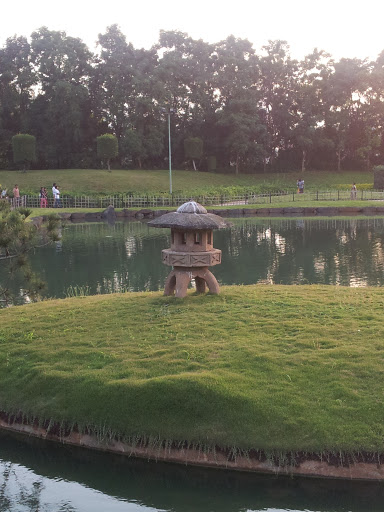 Sculpture inside Deshpande Garden 