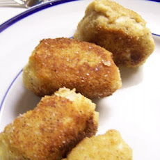Brazilian Chicken Appetizer (Coxinhas De Galinha)
