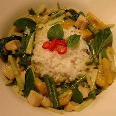 Fish Potato Yellow Curry (Gaeng Leuang Pla)