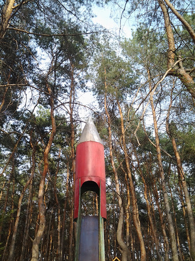Ракета в парке 
