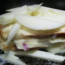 Apple-Gruyere French Toast With Red Onion